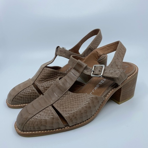 Jeffrey Campbell Brown Textured Sandals - Picture 2 of 12